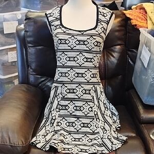Black & White Patterned Sleeveless Fit-and-Flare Dress